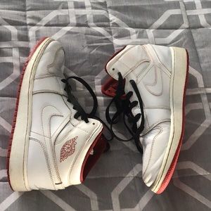 Grade School Air Mid Jordan 1s, Size 5.5